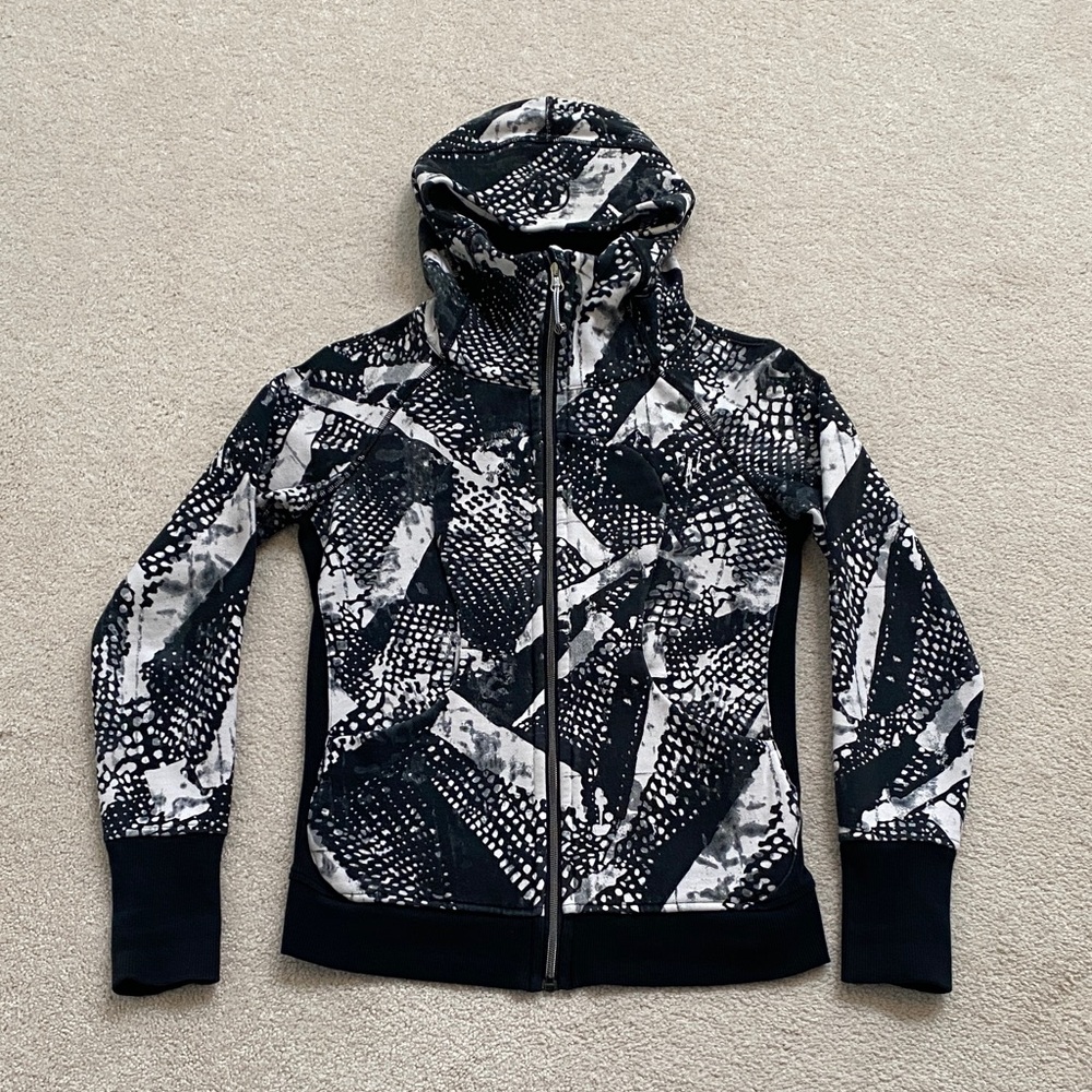 Lululemon Stylish Black and White Women's Jacket